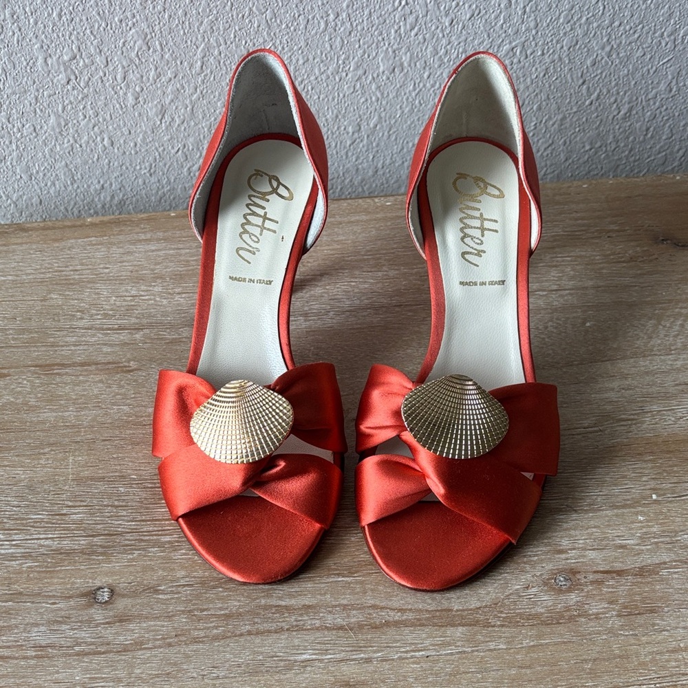 Butter Satin Heels with Gold Shell Accent